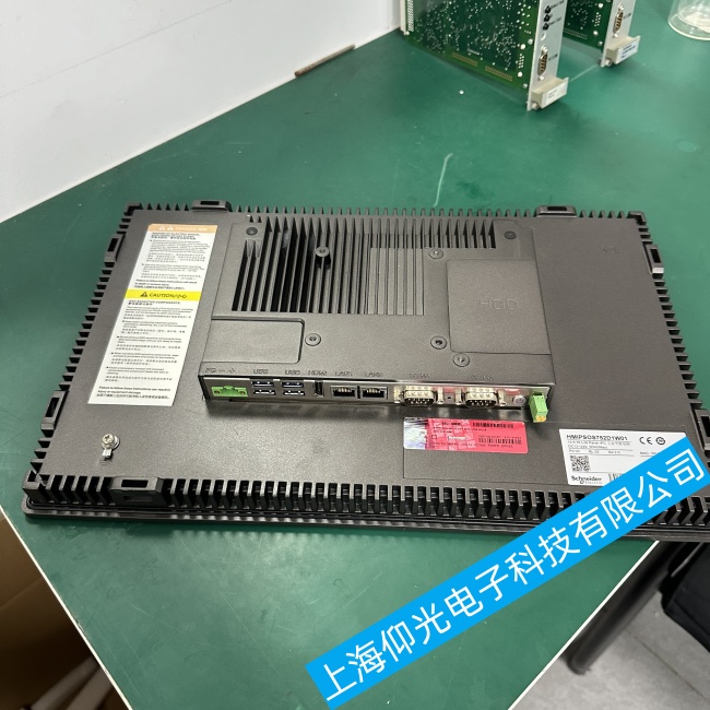 廣州施耐德觸摸屏XBTG5330屏幕背光正常但無(wú)顯示內(nèi)容故障維修仔細(xì)了解